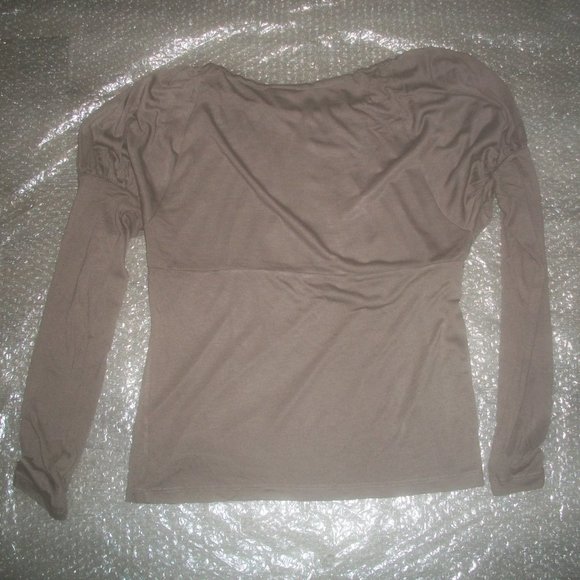 womens Victorian blouse.pleated bust and shoulders.NEWPORT NEWS.Size small - Picture 3 of 3